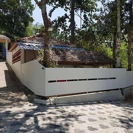 Ponmudi Valley Resorts Exteriör bild